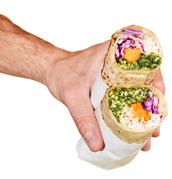 Mano sosteniendo wrap saludable